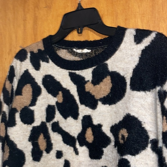 •ENTRO•URBAN OUTFITTERS LEOPARD PRINT  KNIT CREWNECK SWEATER SIZE SMALL EUC - Picture 6 of 7